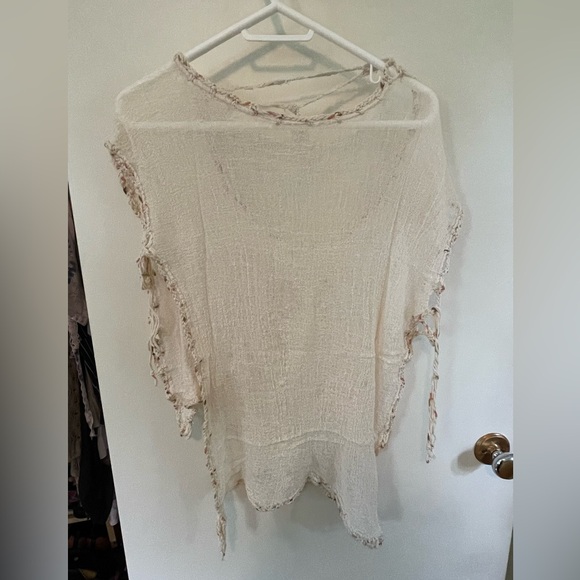 Gauze-like Top - Picture 1 of 3